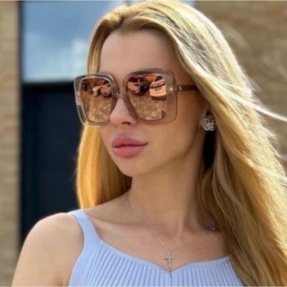 New💕Gucci Oversized Champagne Square Sunglasses